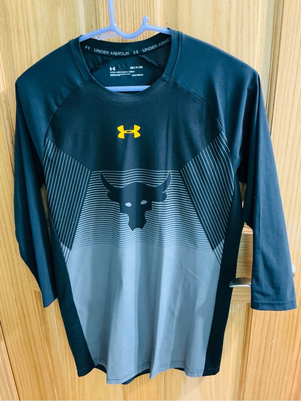 Under Armour The Rock Men’s Black, Gray & Yellow Long Sleeve Tee, Size S